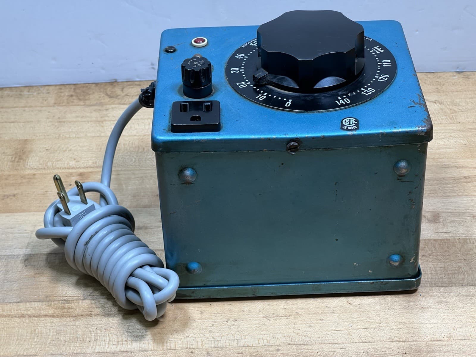 Moorfeed 033-2001 Variable Electric Autotransformer - 3.75 AMPS, Output: 0-140v 3