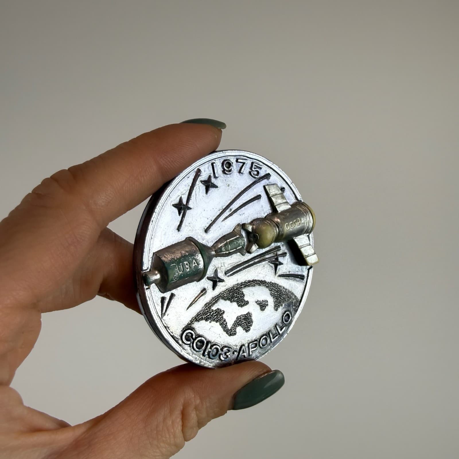 USSR Medal Table Medal - Soyuz Satellite Apollo 1975 Space Cosmos 2