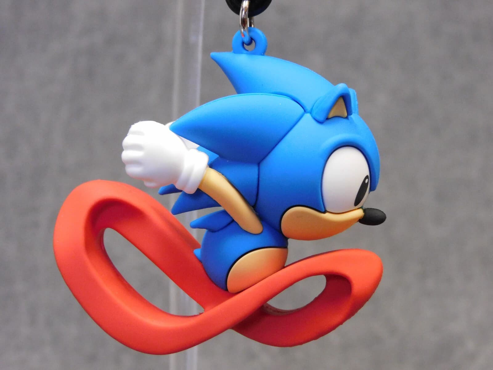 Sonic NEW * Infinity Legs Sonic Clip * Blind Bag Series 4 Figural Key Monogram 2
