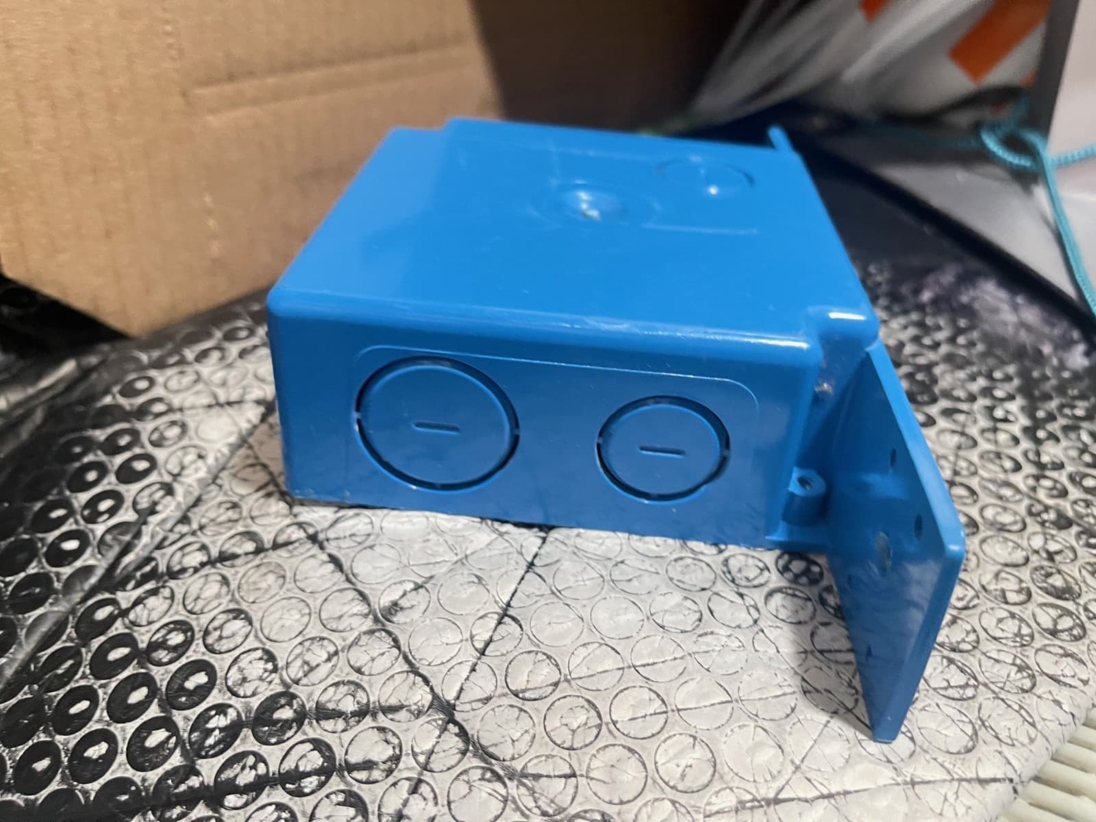 Carlon A521DE-CARR Blue ENT Switch and Outlet Box 2-Gang 20 cu. in.(M4) 3