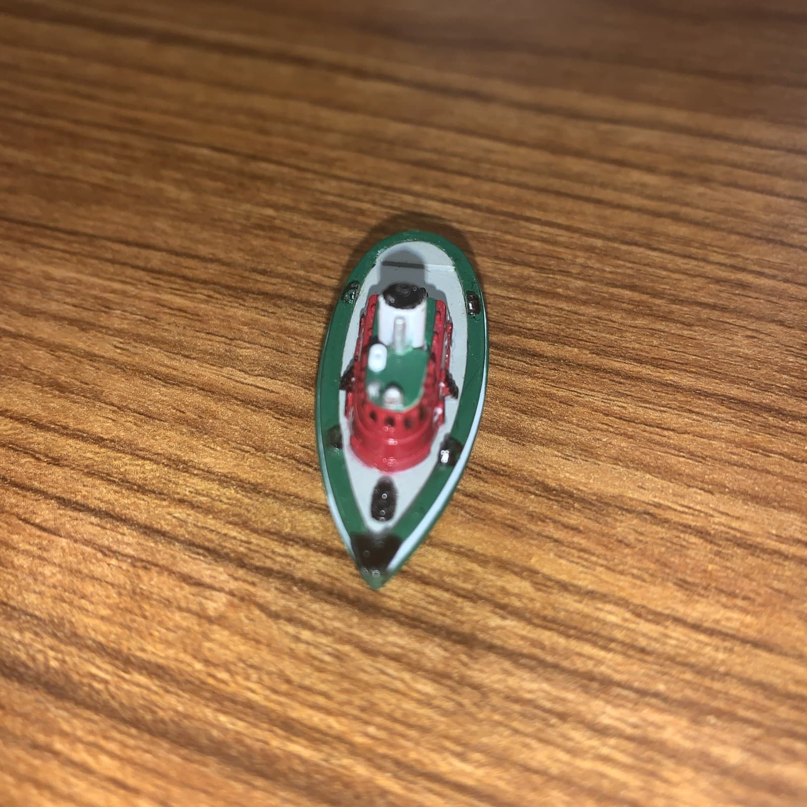 1990 Micro Machines Galoob Hasbro Tug Boat Green and Red 4