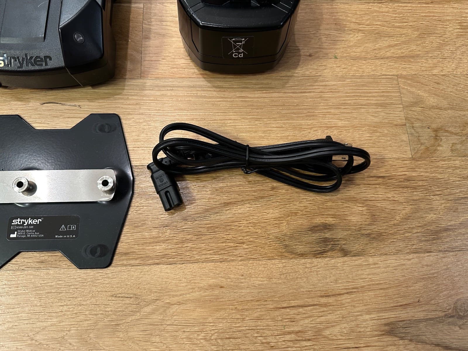 New Stryker SMRT Battery Power Kit for Power Pro Cots / 2 Batteries and Charger 2