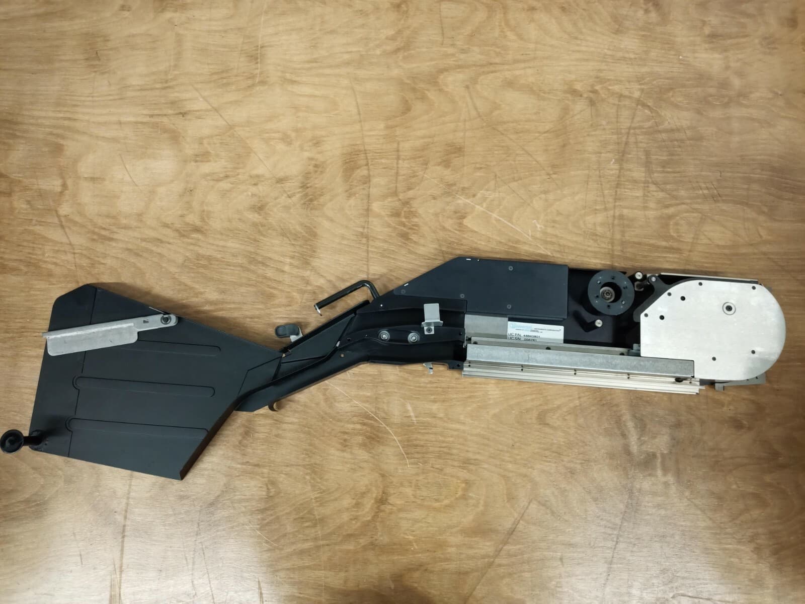 UIC Universal Instruments 44mm Deep Pocket Electric MultiPitch Feeder 48840801