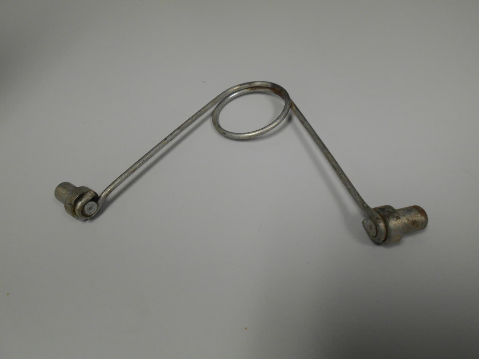 Ridg-U-Rak Pallet Racking Spring Clip Rack Upright Spring Clips   LOT OF 50  