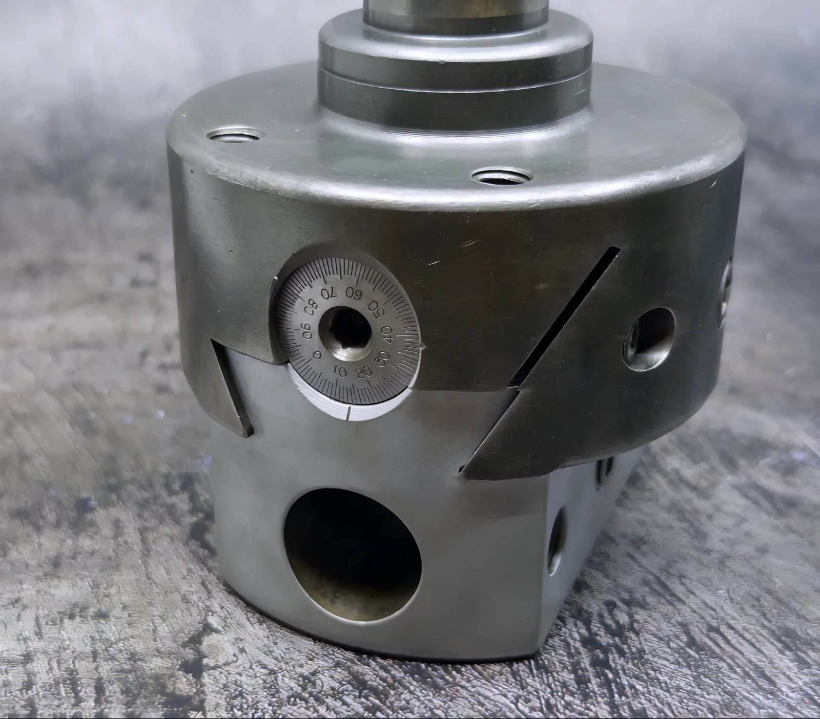 CRITERION 1" BORING HEAD - DBL-204 - R8 SHANK 4