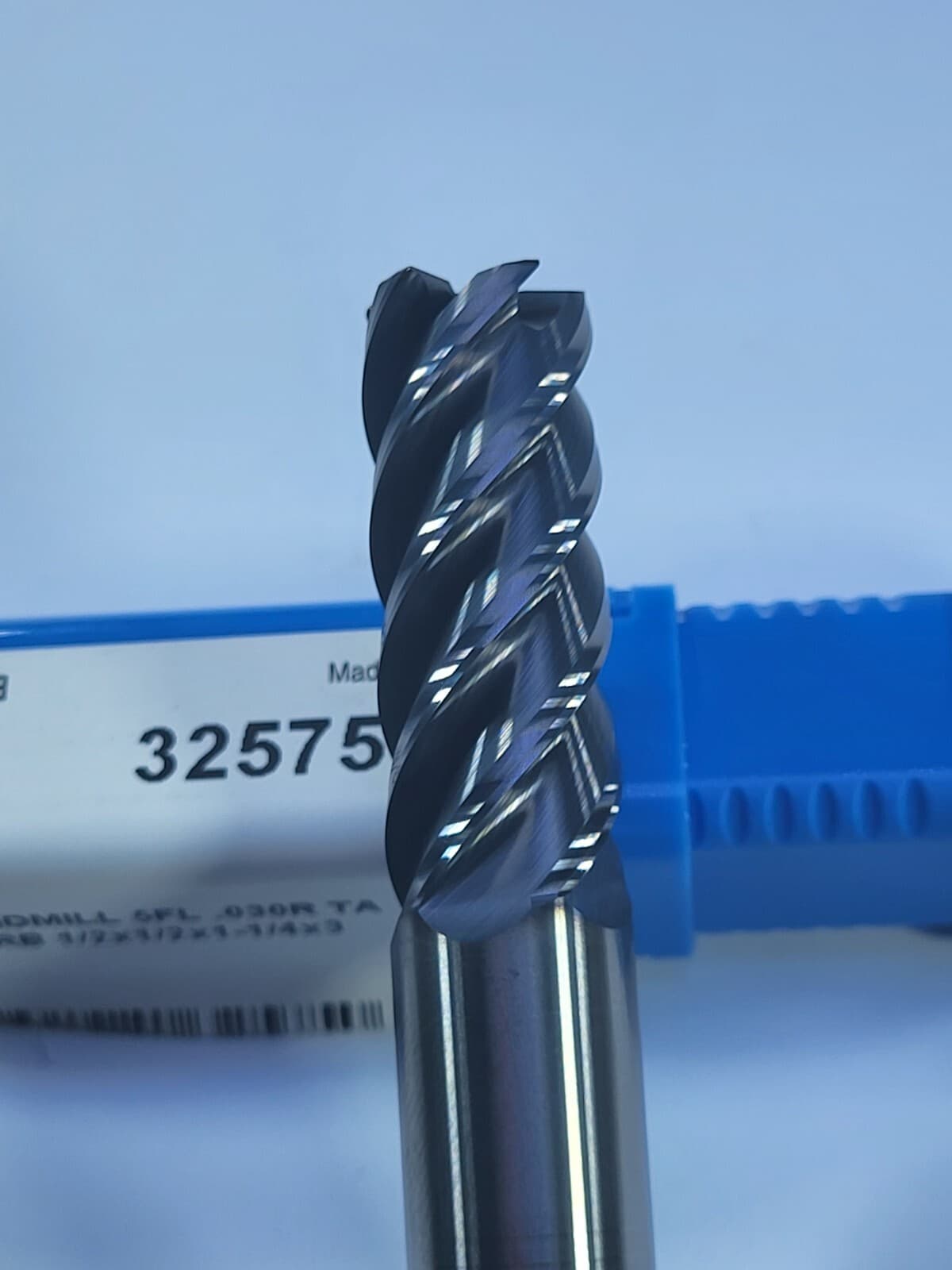 NEW KYOCERA SGS 32575 V-CARB SOLID CARBIDE 1/2" END MILL .030" RADIUS LATHE TOOL 2