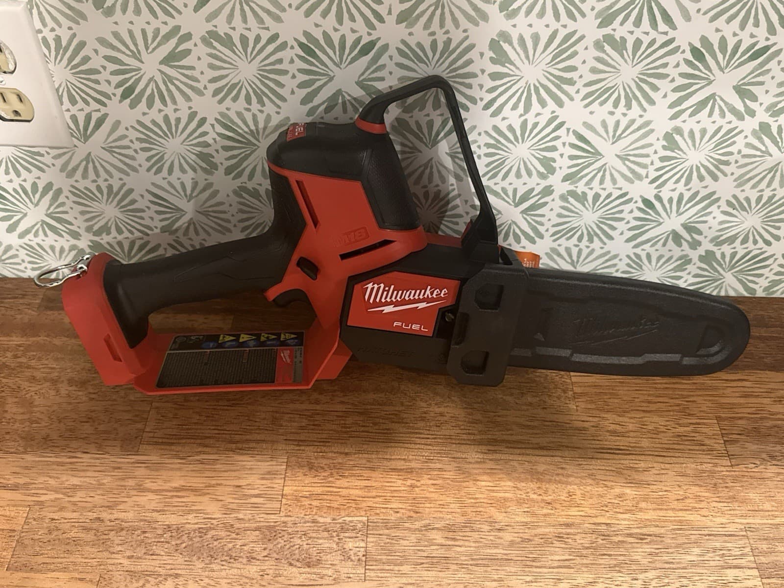 Milwaukee 3004-20 M18 Fuel Hatchet 8" Pruning Saw 3