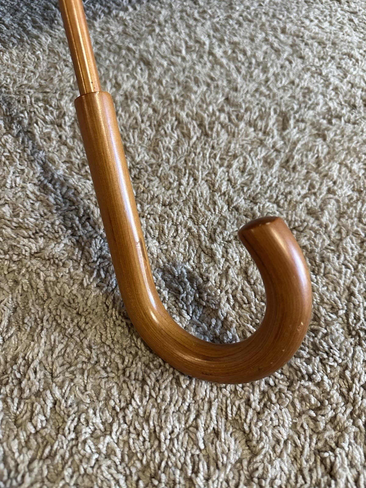 Black Umbrella with Burgundy Roses & Wooden Handle – Vintage Romantic Style 5