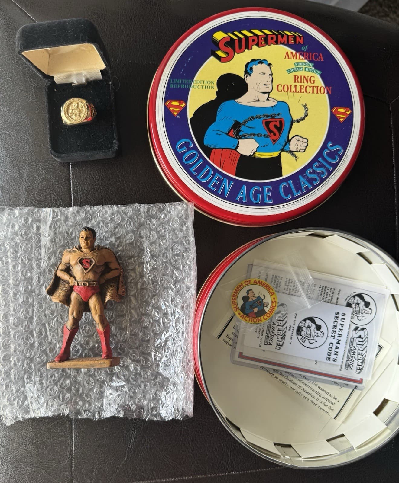 Superman 1995 Supermen Of America 10 Karat Gold Ring w/ Statue, Button & Tin
