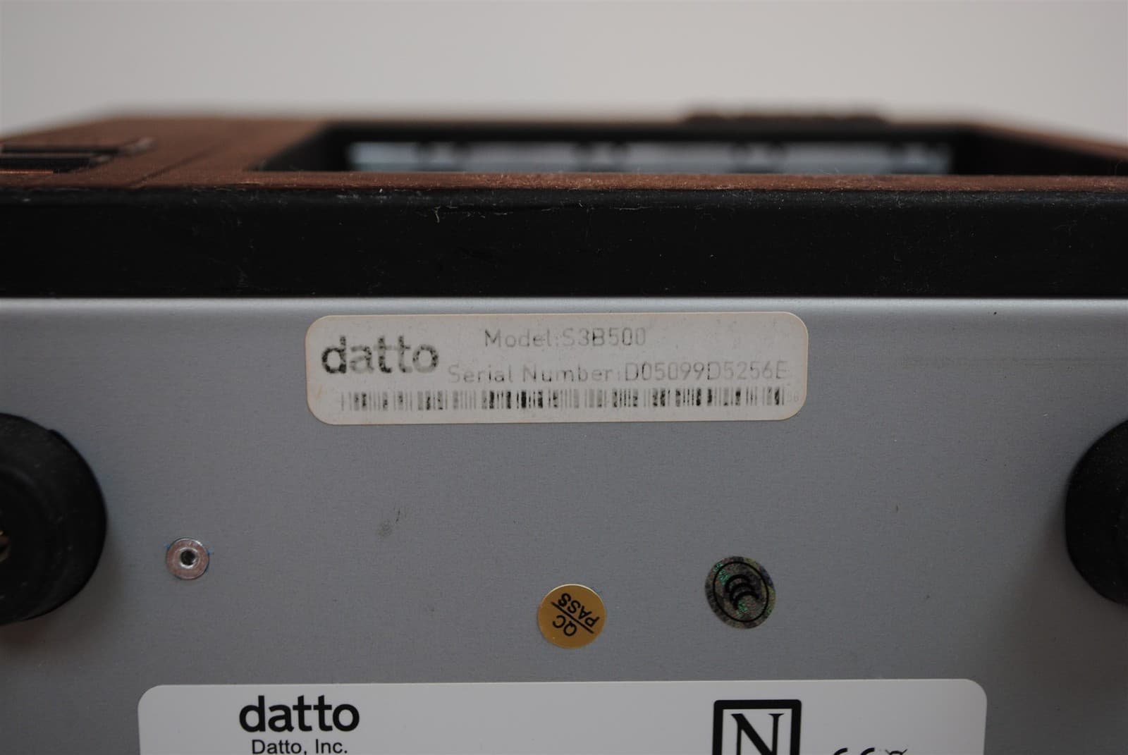 Datto S3B500 4-Bay Network Attached Storage 2 Caddies No Drives No Software 6