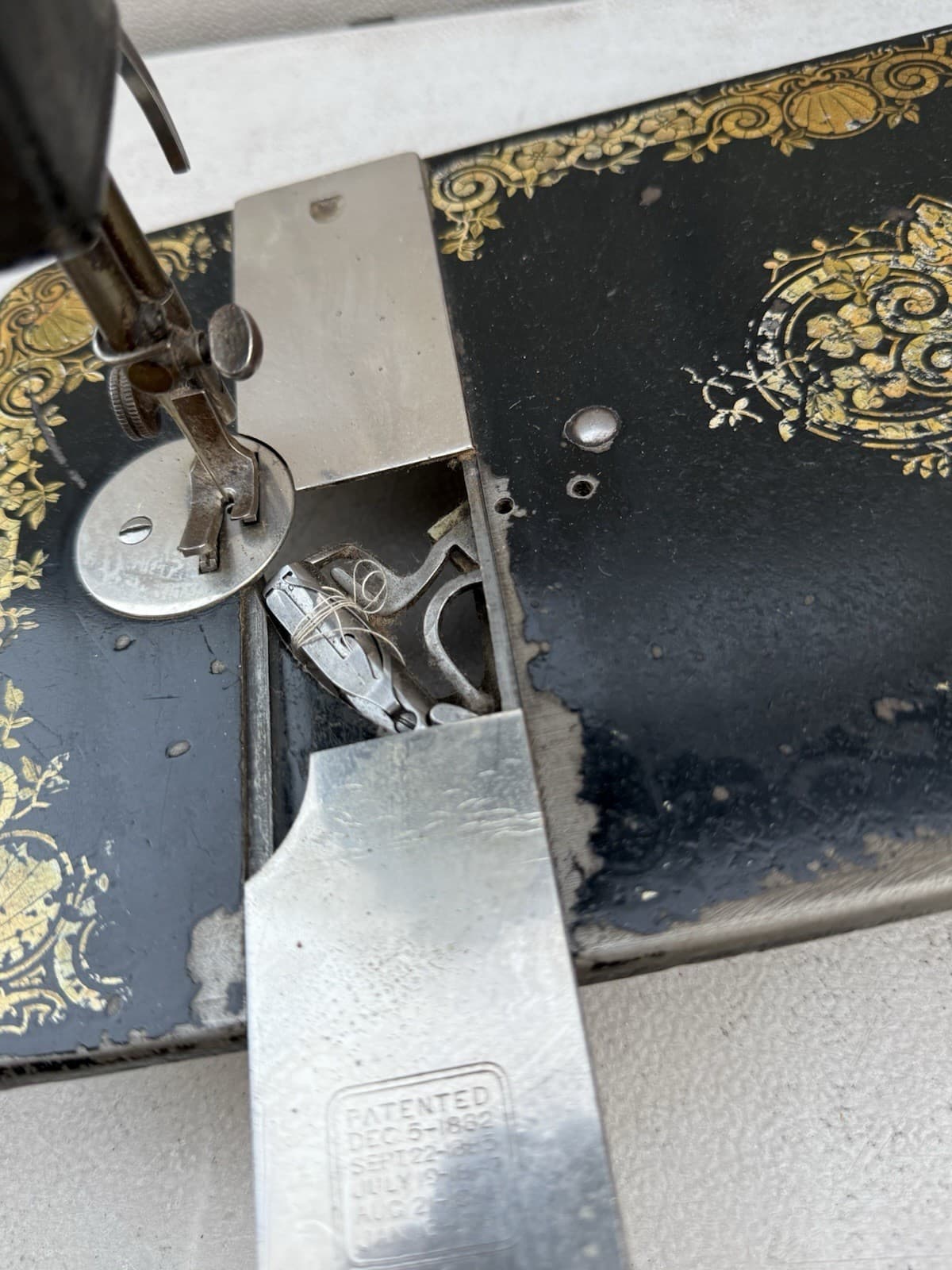 Antique 1901 Singer Model 27 Treadle Sewing Machine Head. Serial L677944 6