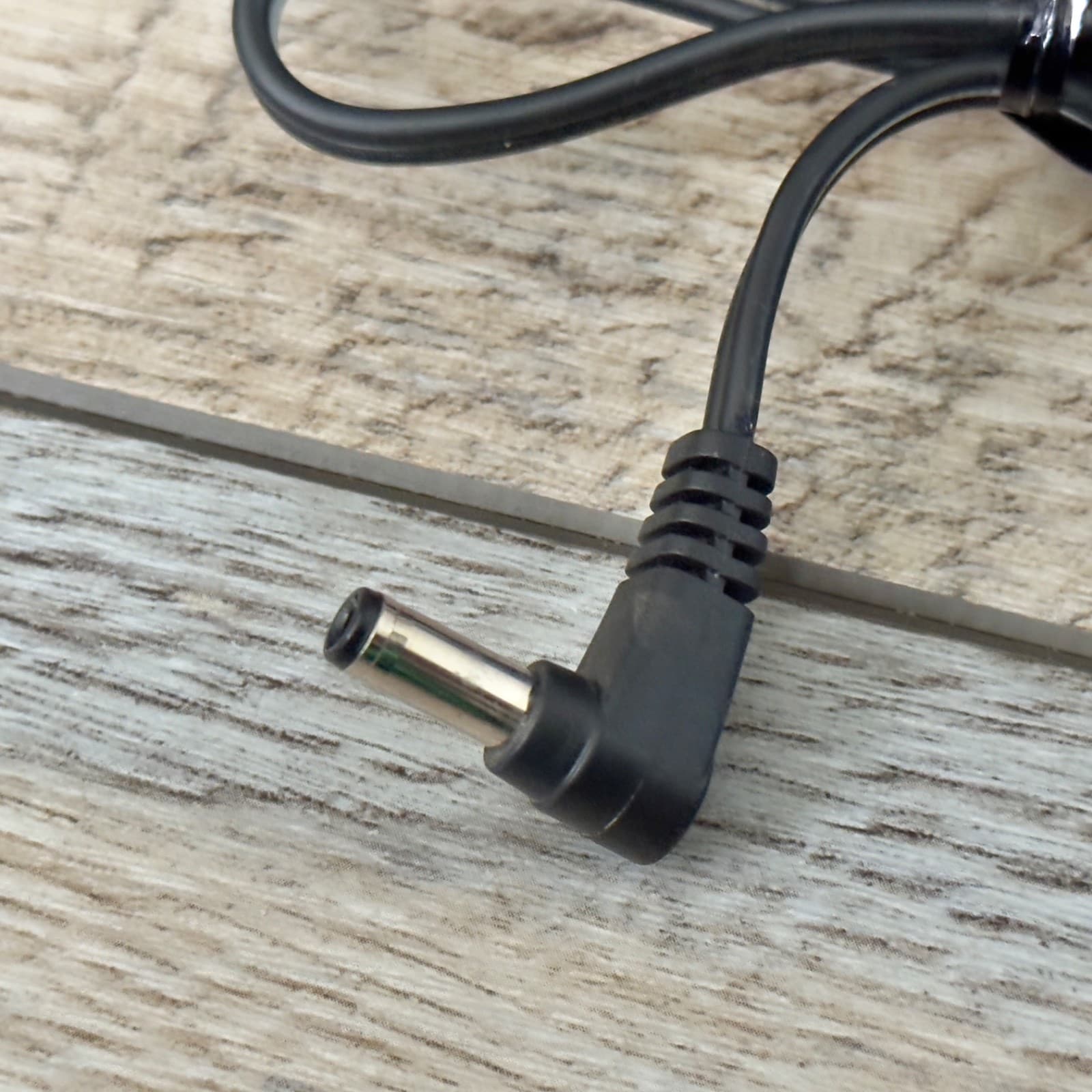 Wilson Electronics 2D9913 DC to DC Converter 12-24V Input 6V Output Tested 3