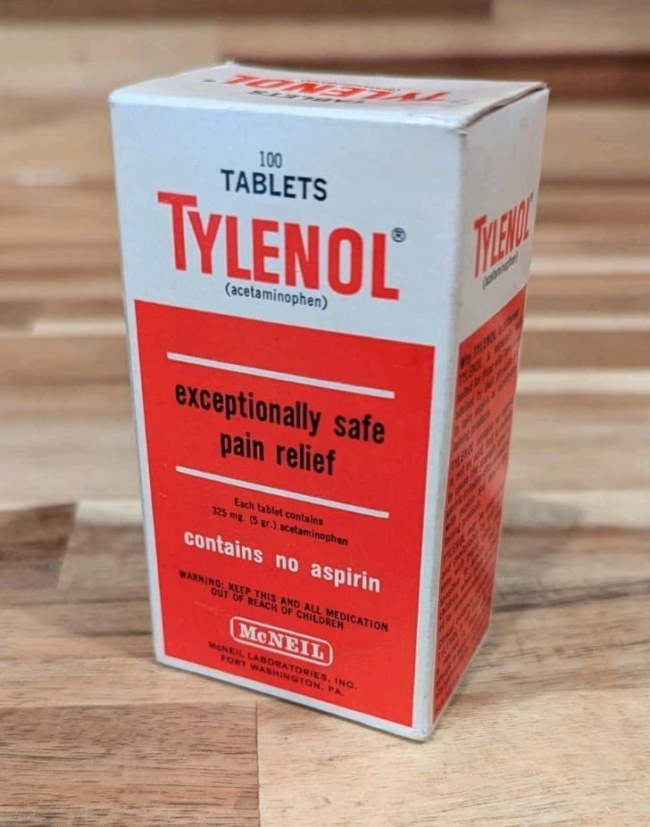 Vintage 100 Count Tylenol McNeil bottle 60s 1967 Pre Tamper proof Screw Lid 5