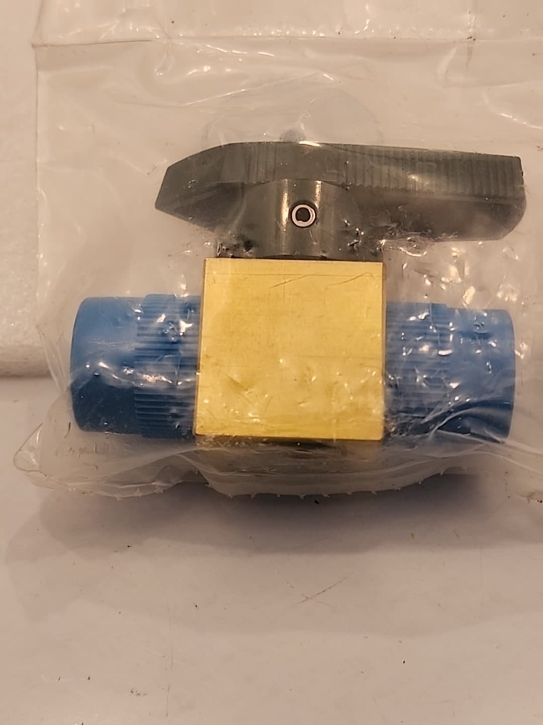  Swagelok B-8P6T2 Manual Brass Plug Valve 1/2''mpt 3