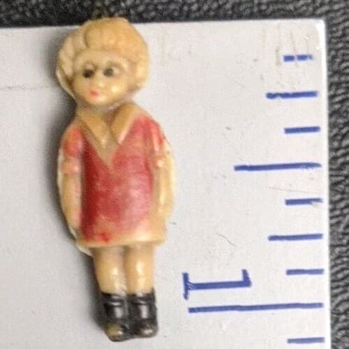 Vintage Little Orphan Annie Child's Pendant Charm Cracker Jack Celluloid Rare 1" 4