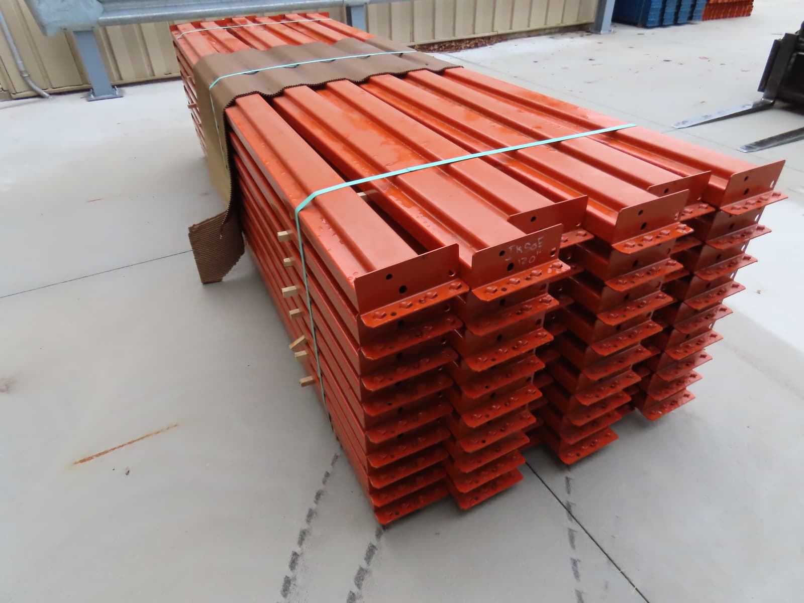 Interlake Teardrop Pallet Rack Racking Step Beam Crossmember 10' 120"x5" 5610 LB 4