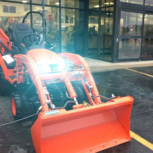 2 LED light bulbs For Mahindra C27, C35, E350, 3325, 3525, & more; 005557947R1 2