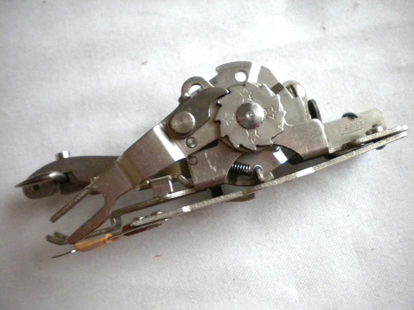 VTG Greist White Rotary Sewing Machine Hemstitching & Picoting Attachment 9818 3