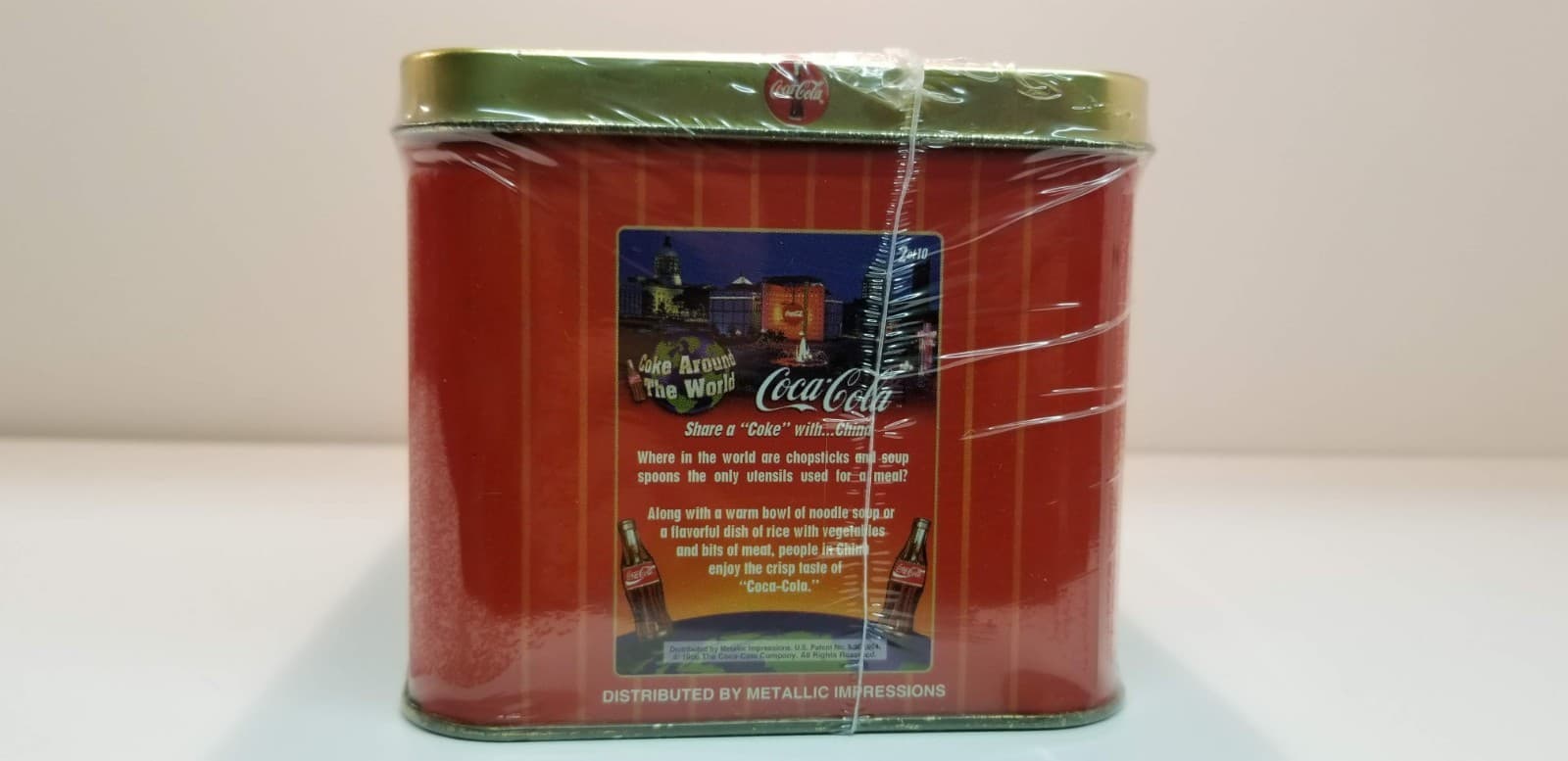 Coca Cola Coke Around the World Tin with Metal Cards 4