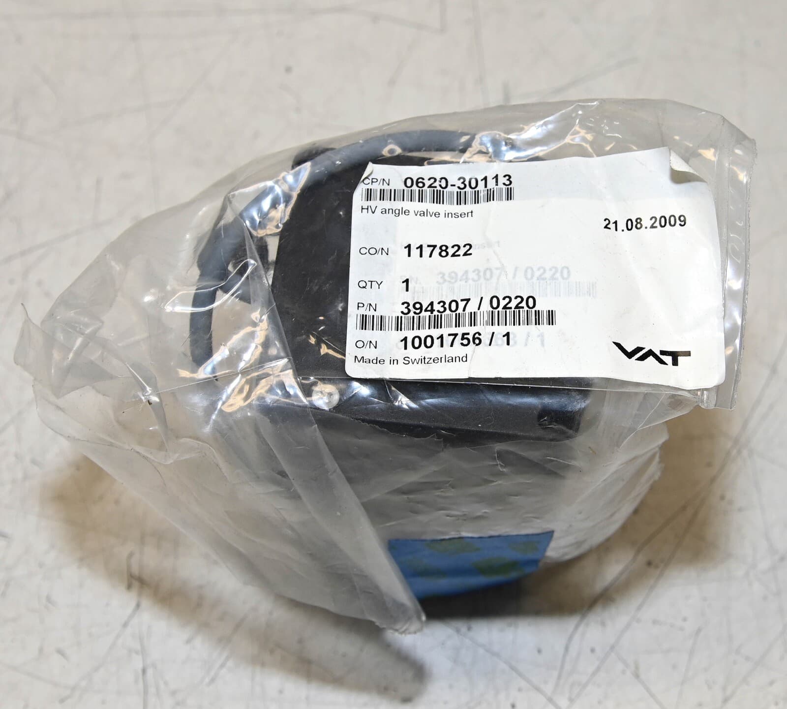 VAT 394307/0220 Pnuematic HV Angle Valve Insert 3