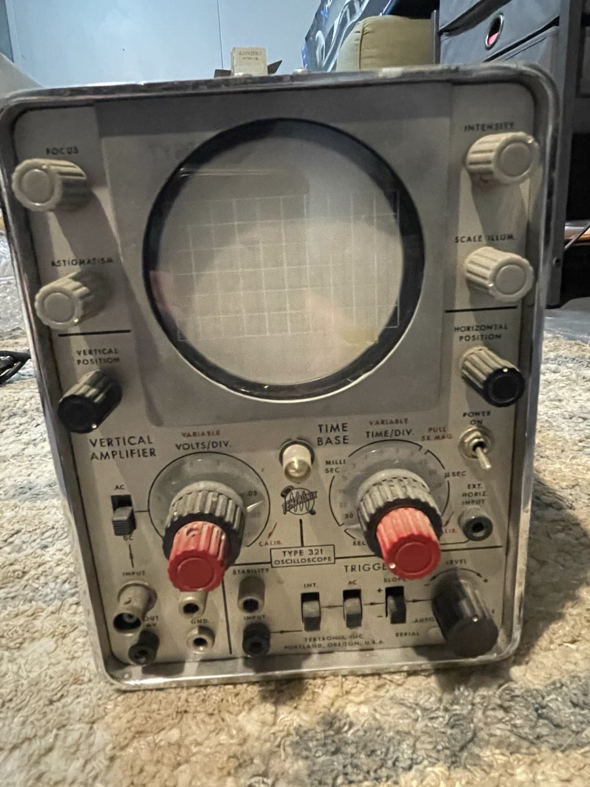 Tektronix Oscilloscope Type 321 Powers Up And Seems To Work