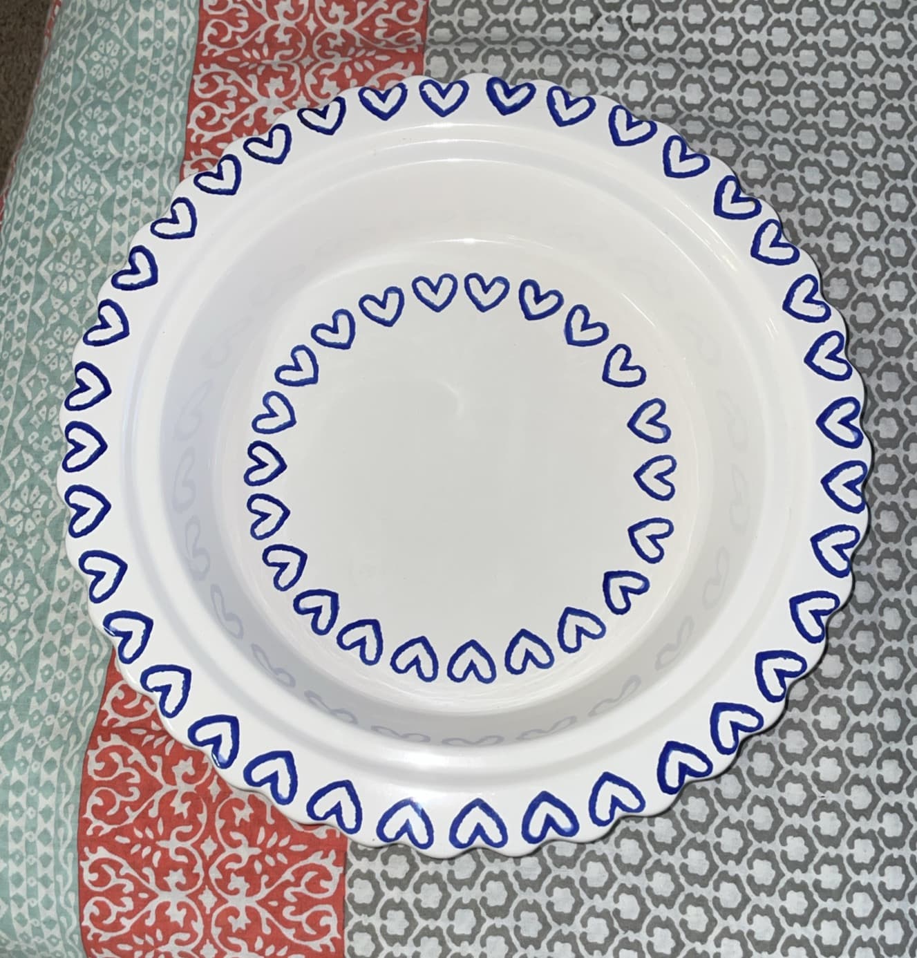 Two Bears Pottery Hand painted Hearts 12” Pie Plate With Lid Microwave Safe 4