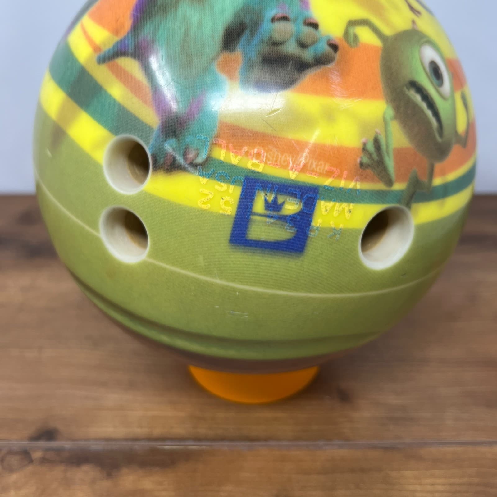 Rare Disney Monsters Inc. Bowling Ball Pixar Brunswick 8lb 12oz Wazowski Eyeball 6