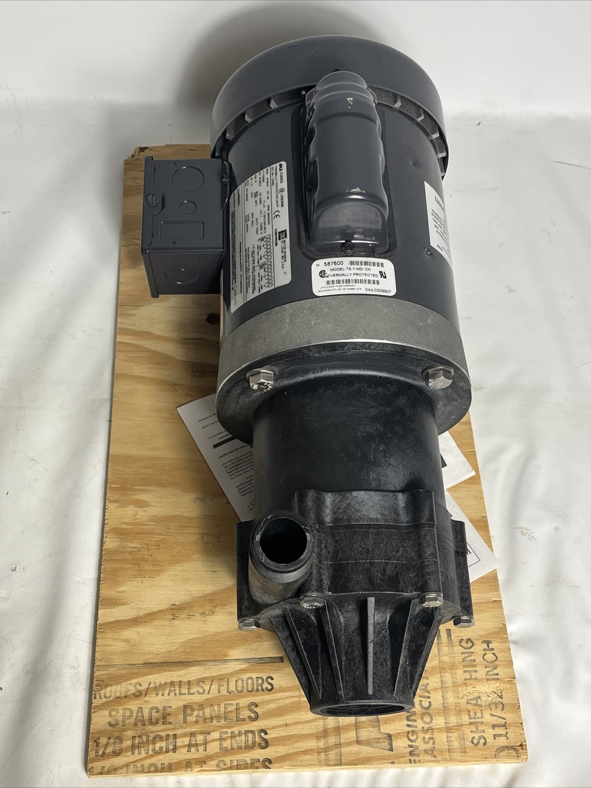 NEW IN BOX Little Giant 587600 Magnetic Drive Pump TE-7-MD-CK 3/4 HP, 115/230V 5