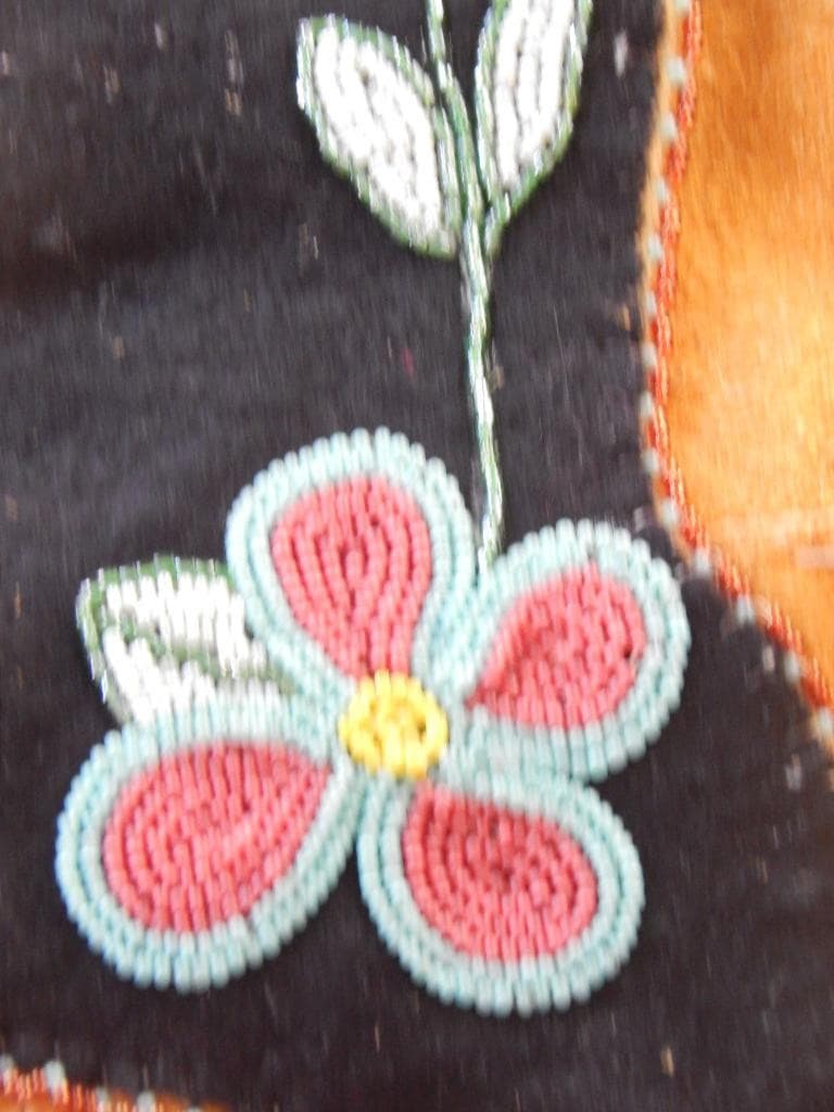 VINTAGE CREE BEADED INDIAN BRAIN TANNED MOOSE HIDE VEST - CLEAN AND NICE ! 3