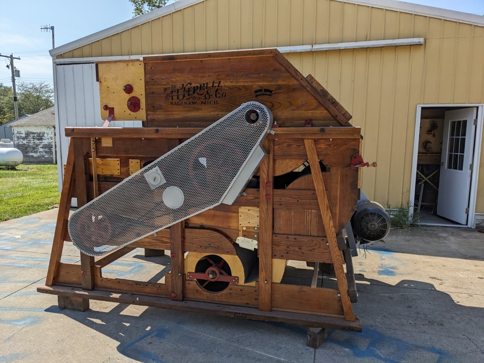 Clipper Seed & Grain Cleaner (Fanning Mill) Super 68D Seed Separator 2