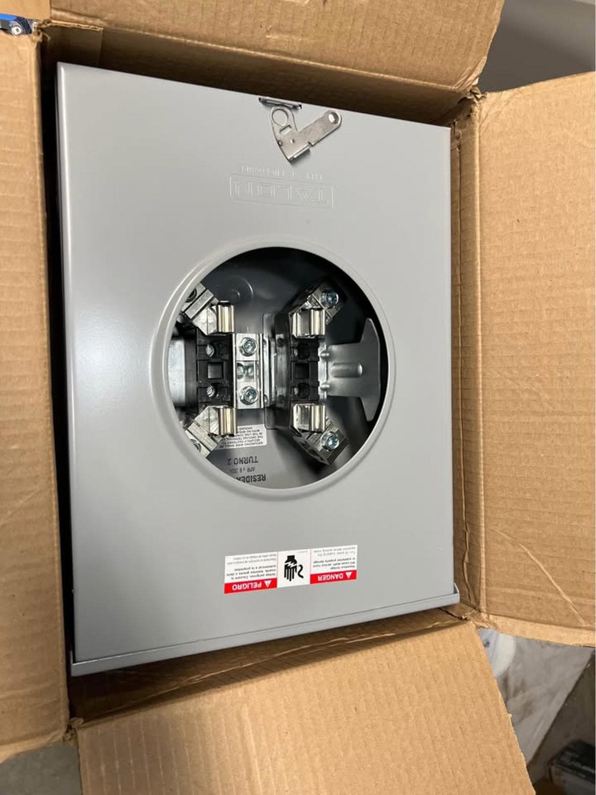 Siemens SUAT417-XGF 600 VAC 200 Amp 1-Phase 3-Wire 4-Jaw 1-Position 4