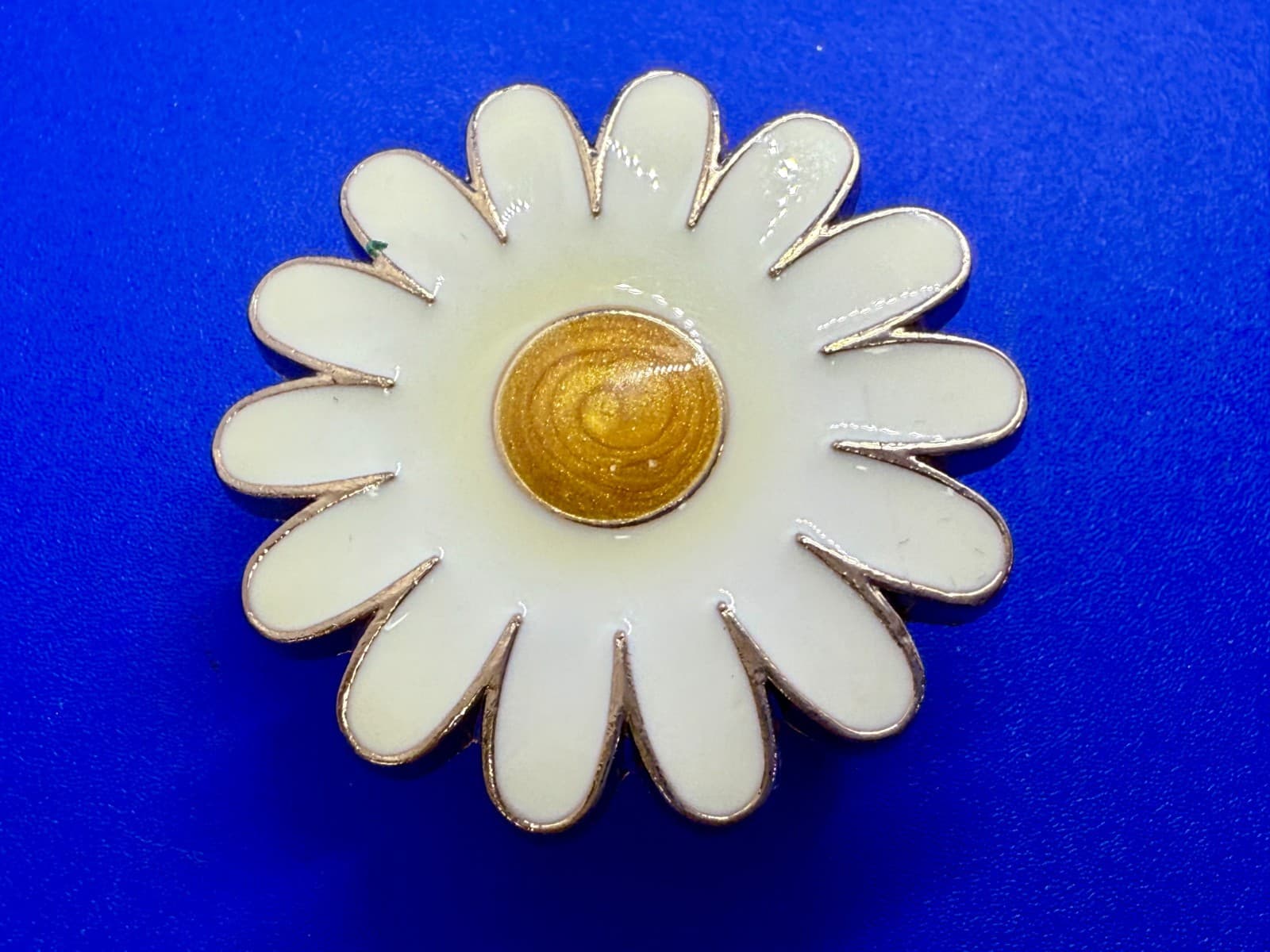 Daisy Flower Shaped Women's or Girls Belt Buckle for 1.25" Wide Belt 3