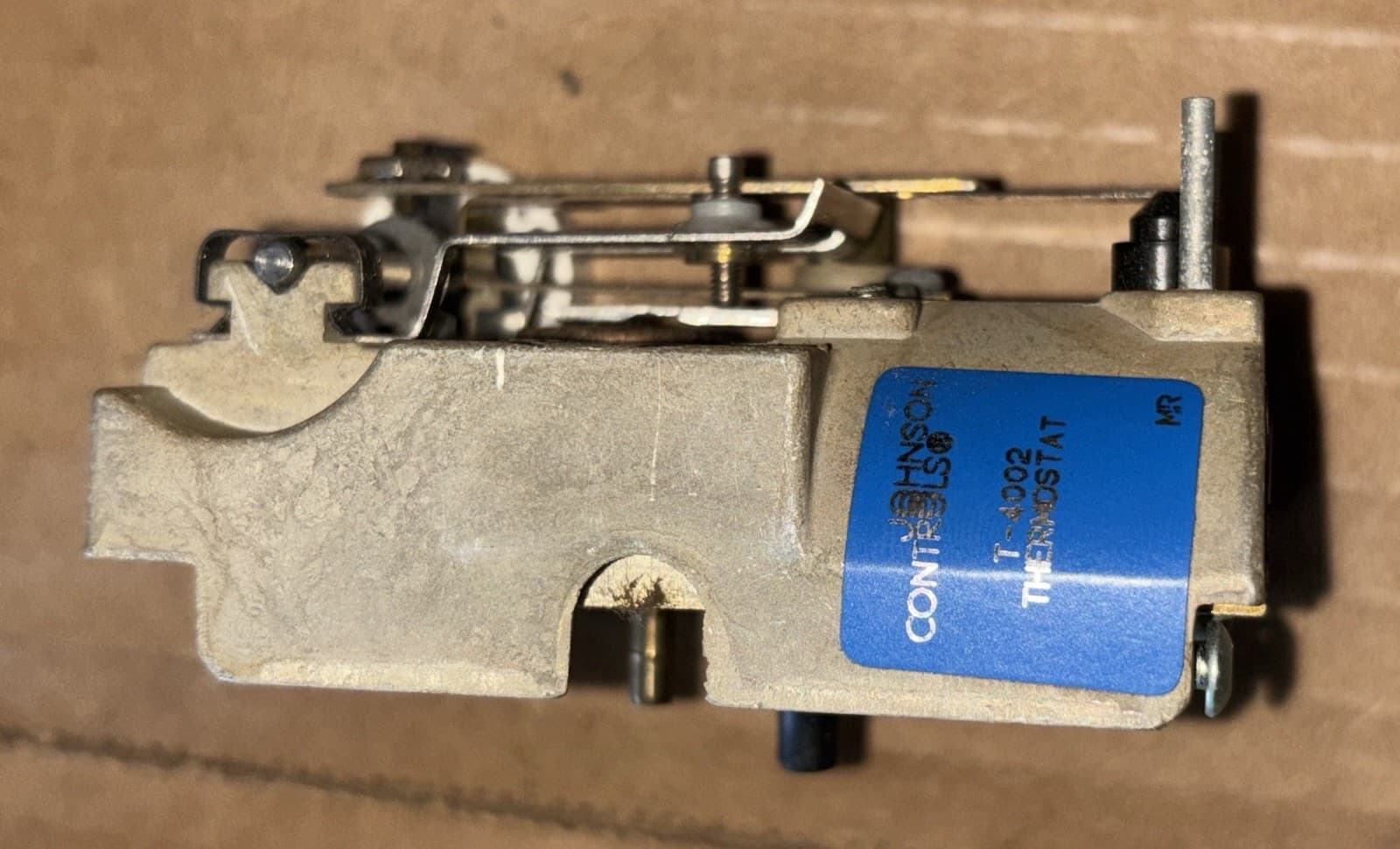 Johnson Controls T-4002-201 Pneumatic Thermostat, Single Temperature, Heating 5