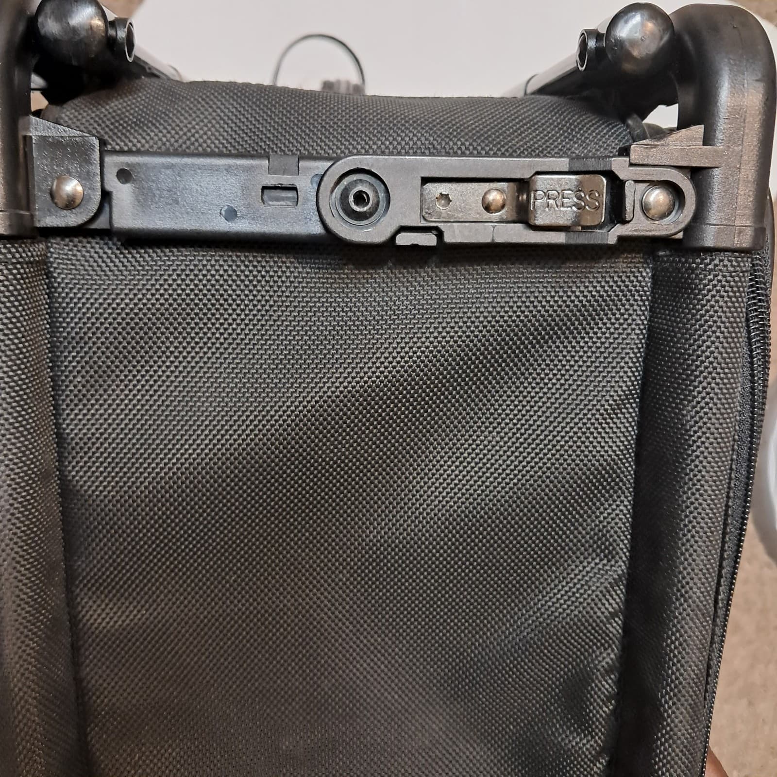 Tutto Sewing Machine Case On Wheels Black Collapsible 20x12x8 5