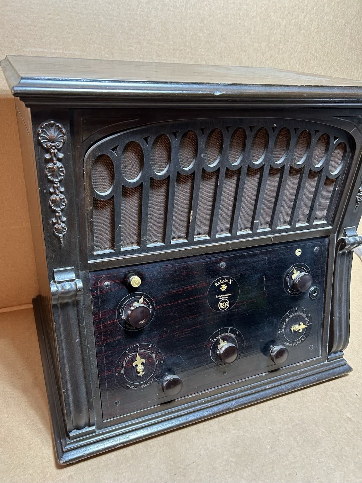 1924 RCA RADIOLA X Tube Radio Receiver Ornate Cabinet Gem of a Radio 2