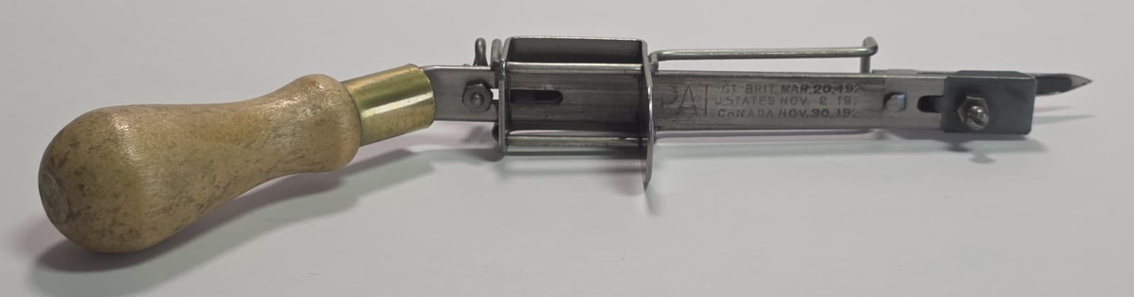 Vintage Bluenose Rug Hooker with Original Box 3