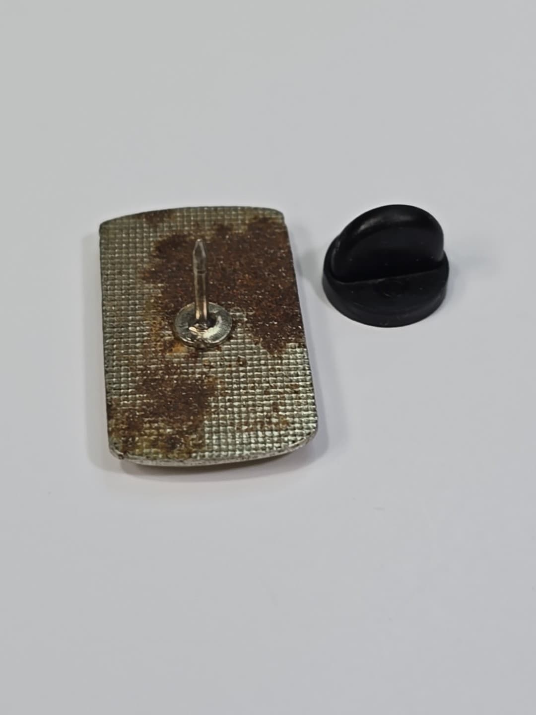 Budweiser Light Beer  Can Lapel Pin Vintage  4