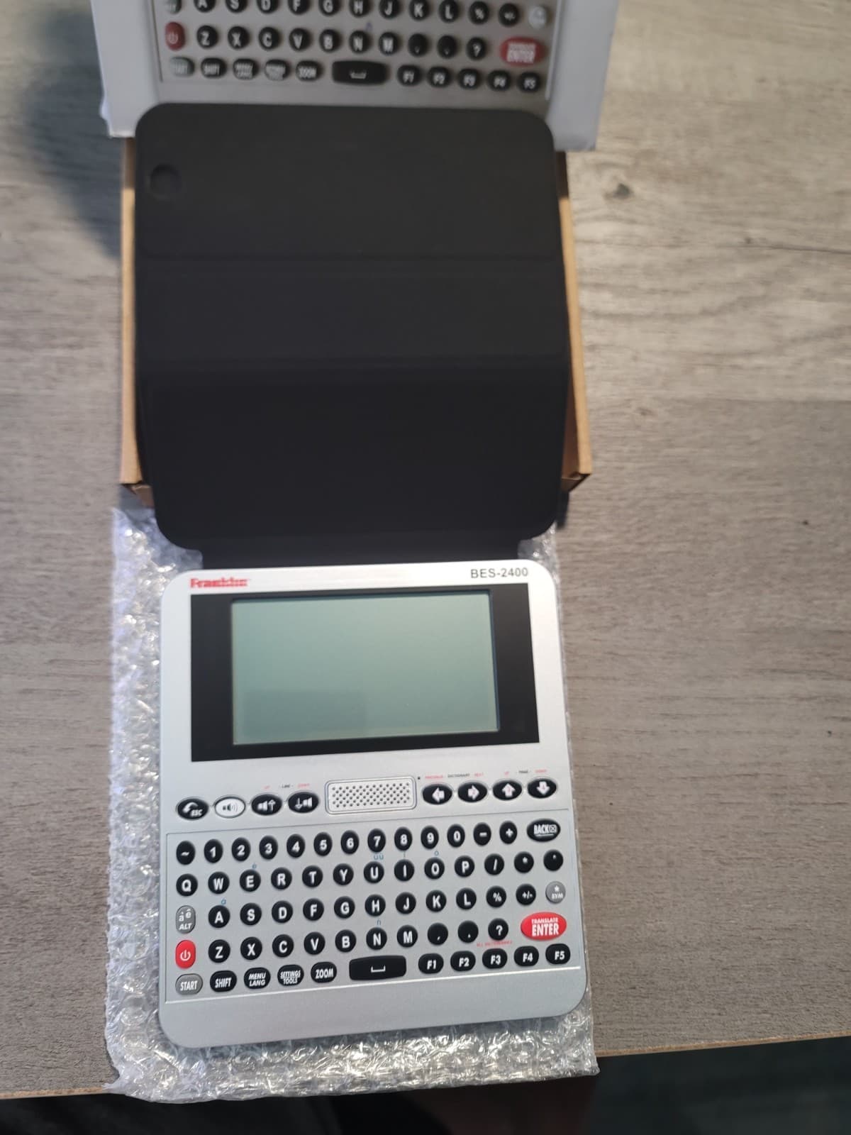 Franklin BES-2400 Digital Talking Dictionary, Bilingual Translator . OPEN BOX