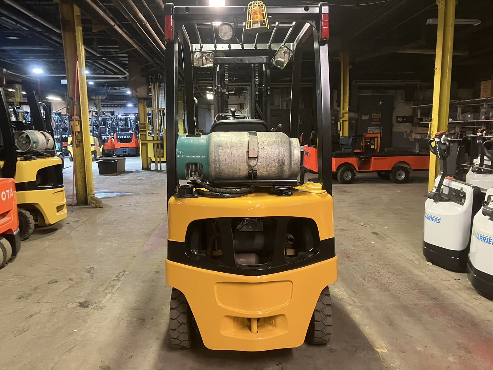 2019 Yale 3000 LB Solid Pnuematic Forklift With Side Shift and Triple Mast 3