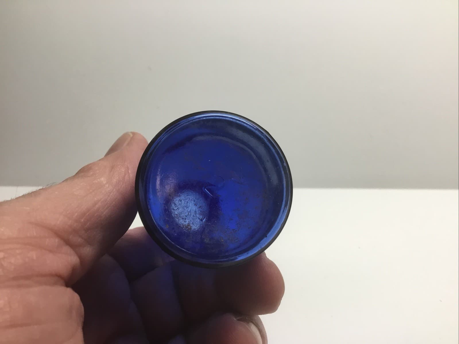 Small Antique Bright Cobalt Blue Chemist / Medicine Bottle. 3