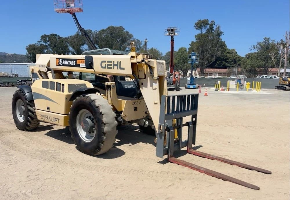 Gehl DL12-40 12,000 lb Telehandler – John Deere Diesel – Power Shift – 4x4 – 40' 2