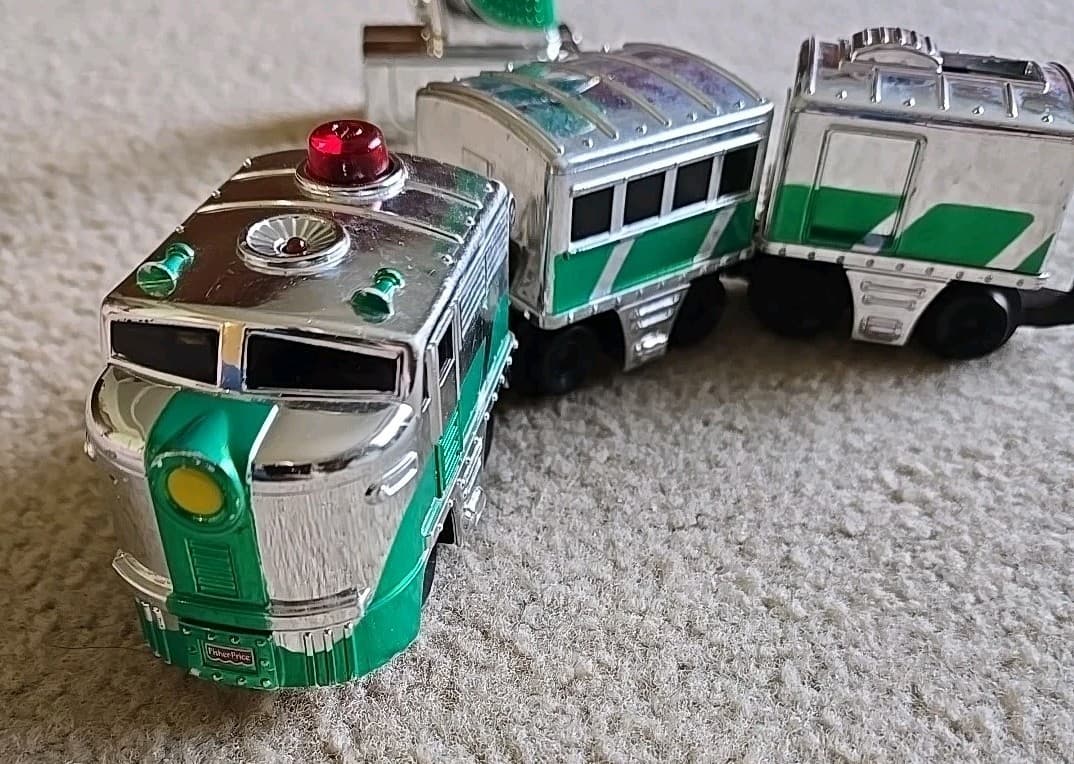 Geotrax Clover Express Remote Control Train Both Cars Chrome Green Tested Work 2 6