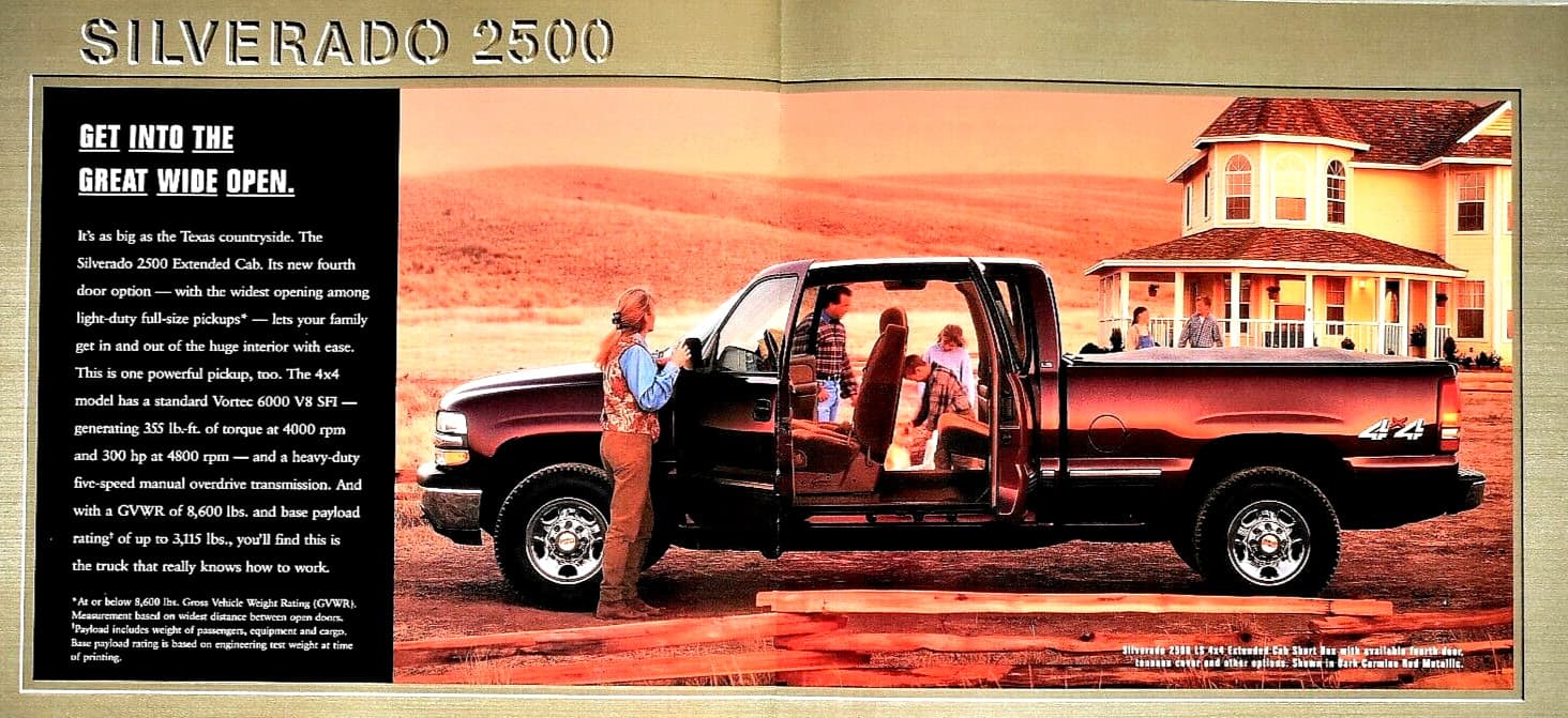 ORIGINAL 2000 CHEVROLET FULL LINE TRUCK SALES BROCHURE ~ 32 PAGES ~ 8.5" X 10" 2