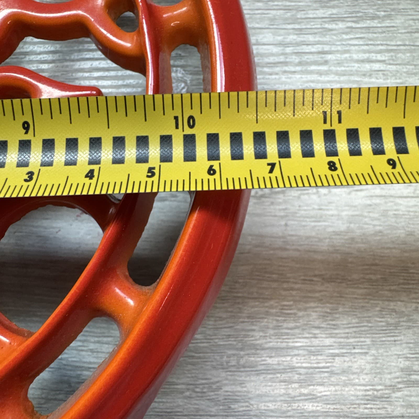 Le Creuset Trivet Oval Hombre Large Excellent Used 10.7” double Cast Iron 3