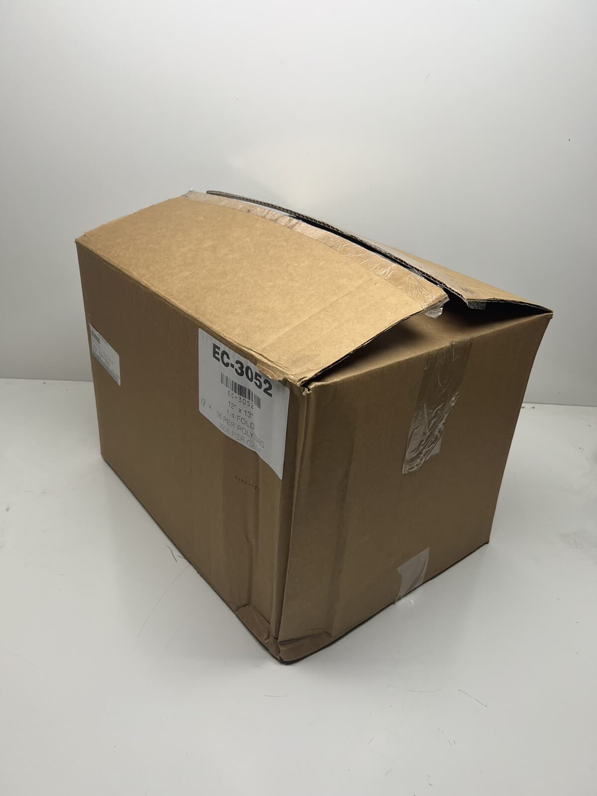 L40 Wipers 12" X 13" 1/4 Fold Wipes 18 X 56 Per Poly Bag (White) 4