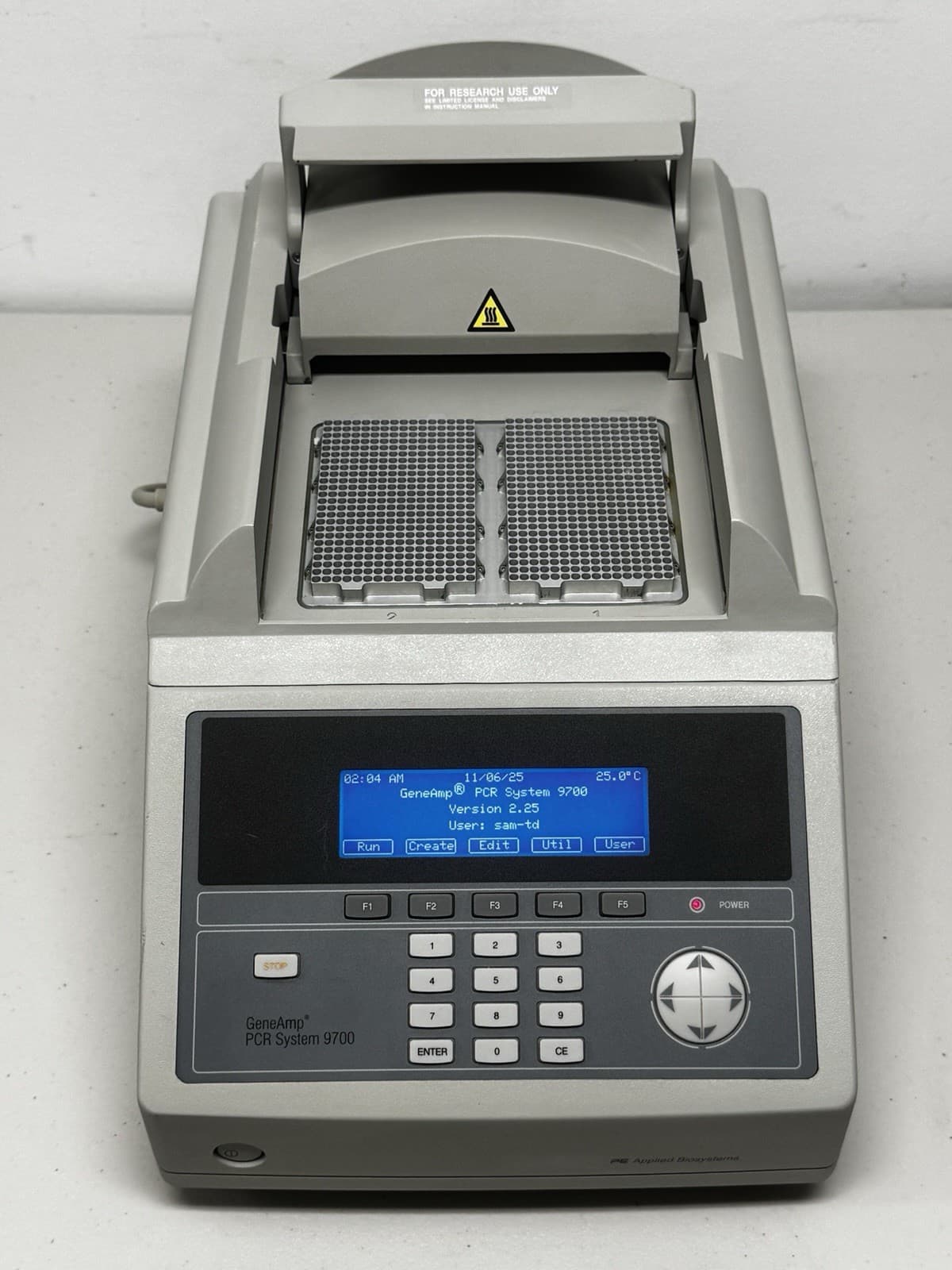 Perkin Elmer Applied Biosystems GeneAmp PCR System 9700 Thermal Cycler N8050200 5