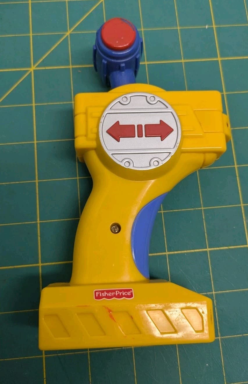 Fisher Price GeoTrax Grand Central Station Yellow Train Engine Remote & Figure 3