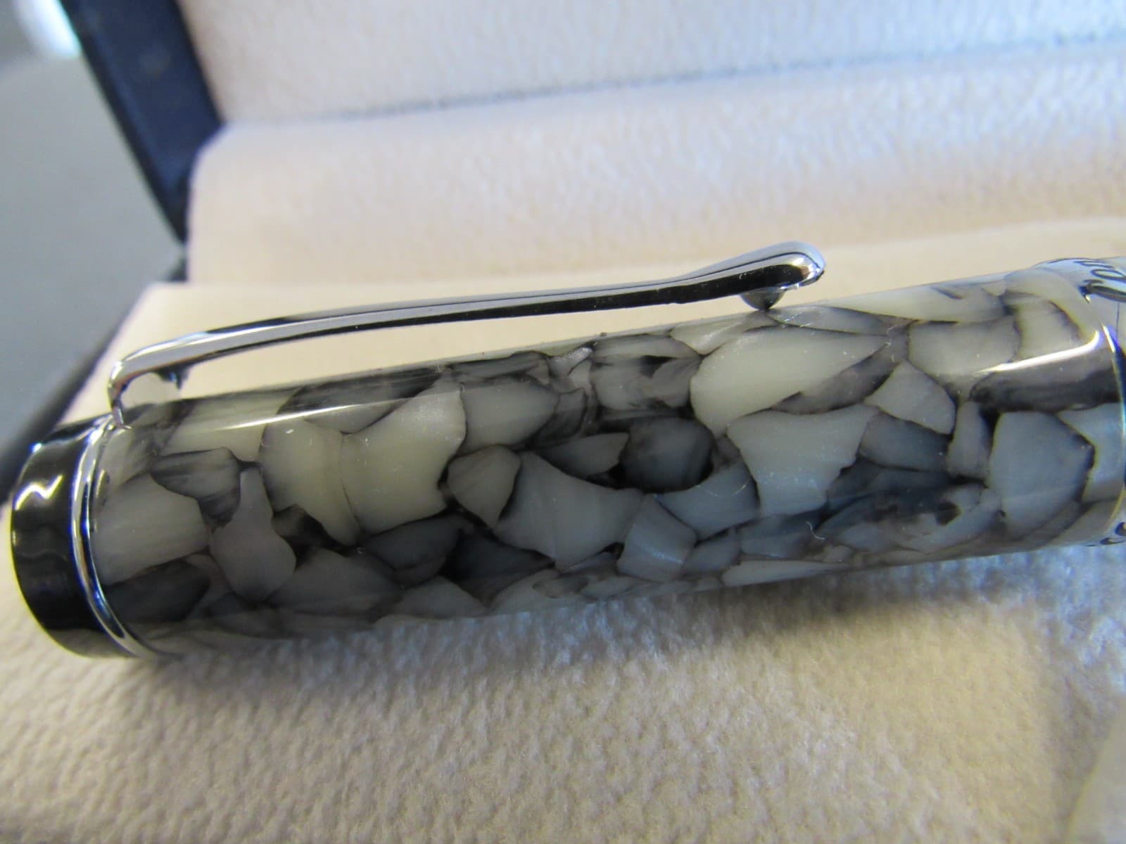 Conklin Duragraph Fountain Pen Cracked Ice 6