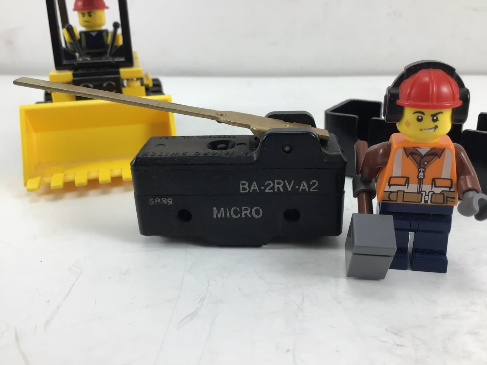 BA-2RV-A2 - MICRO-SWITCH - SNAP ACTION SWITCH - **NEW OLD STOCK!!** 2