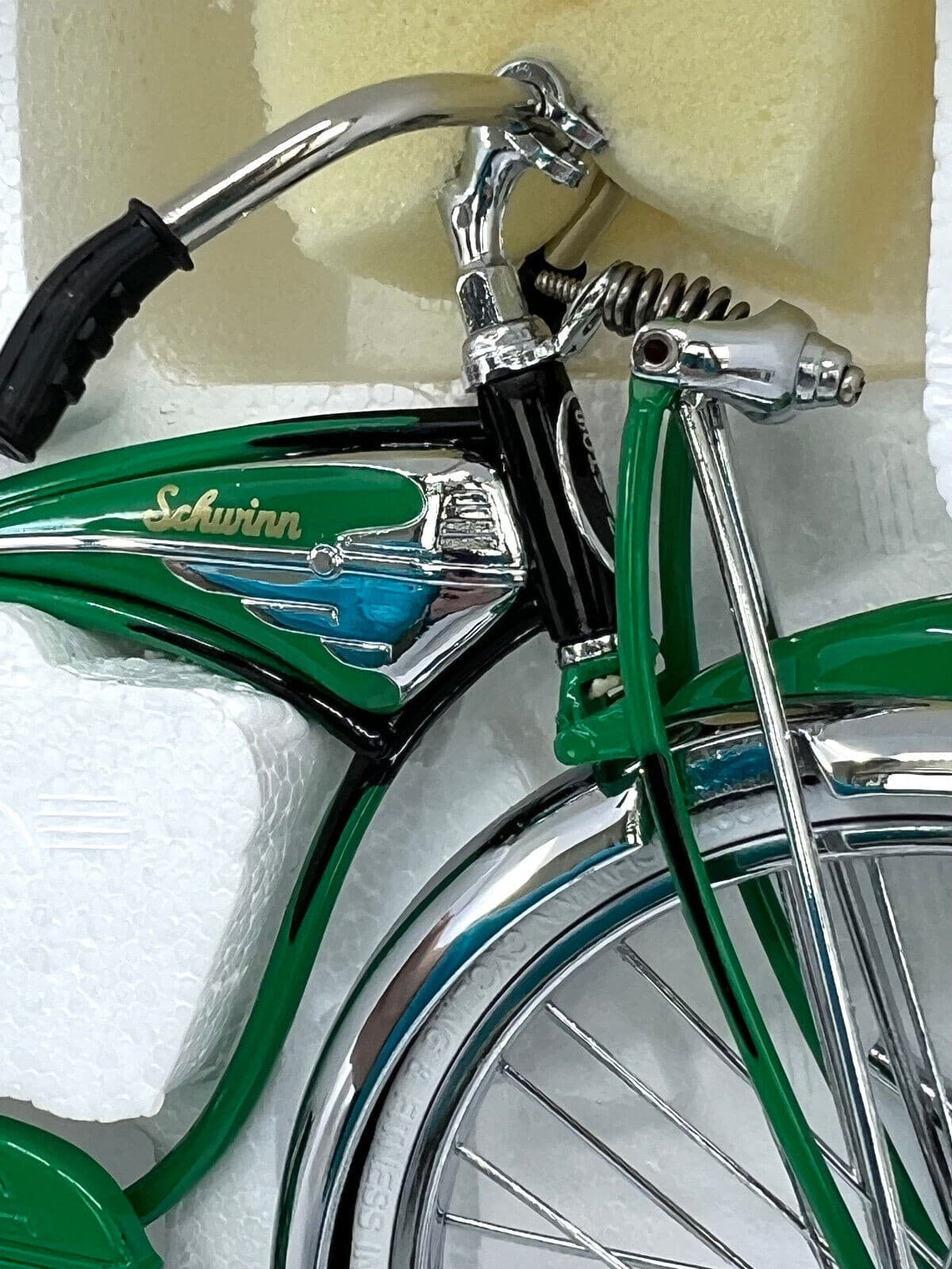 Schwinn Phantom DieCast Model Bicycle 1997 Green LE 1:6 Scale Box Cert Xonex Vtg 6